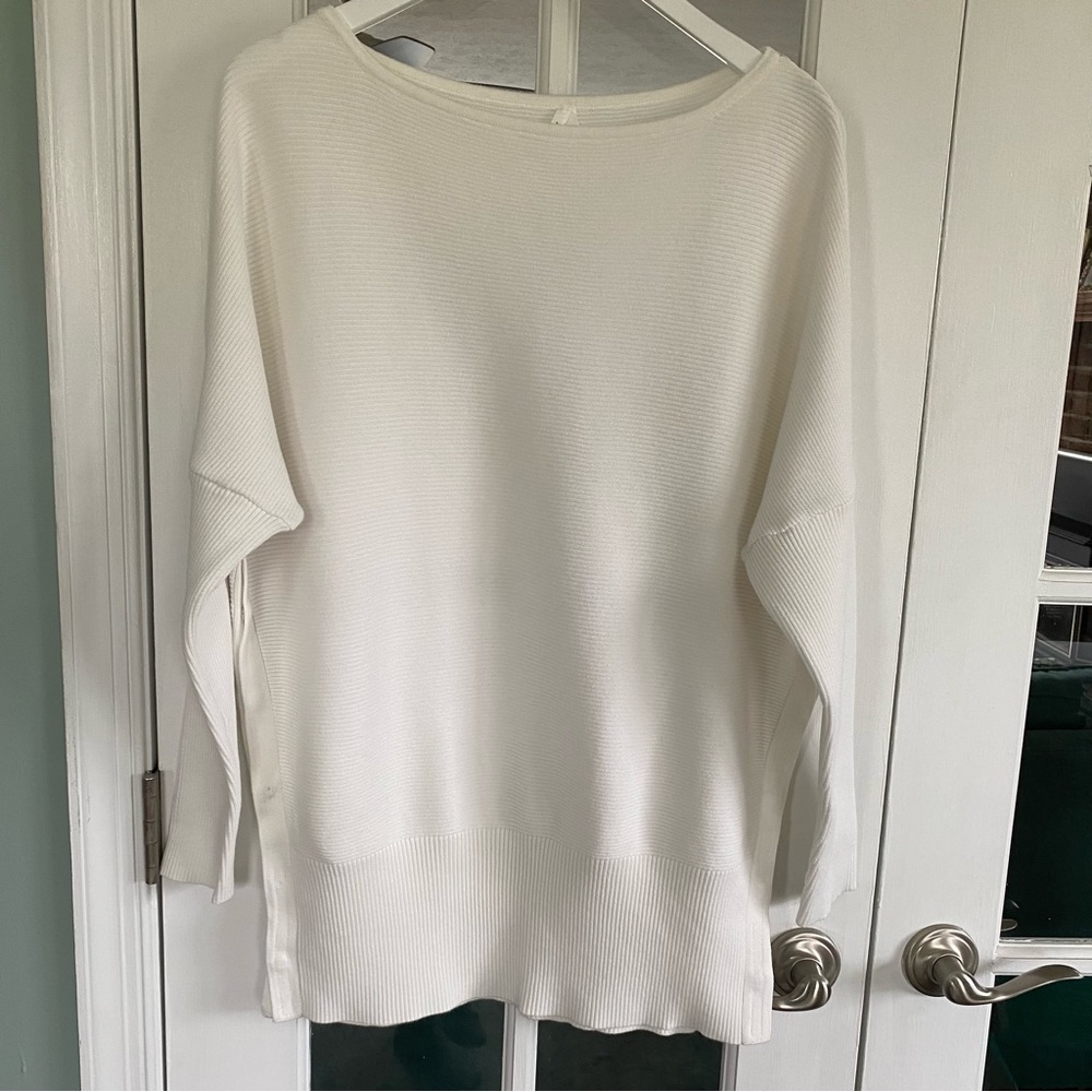 Seraphine Maternity Nursing Sweater Oversized Small White Side Snap Access